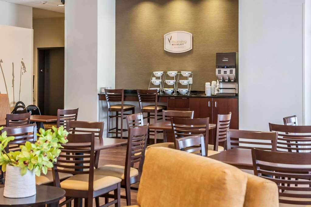 Sleep Inn & Suites ديفيلز ليك المطعم الصورة